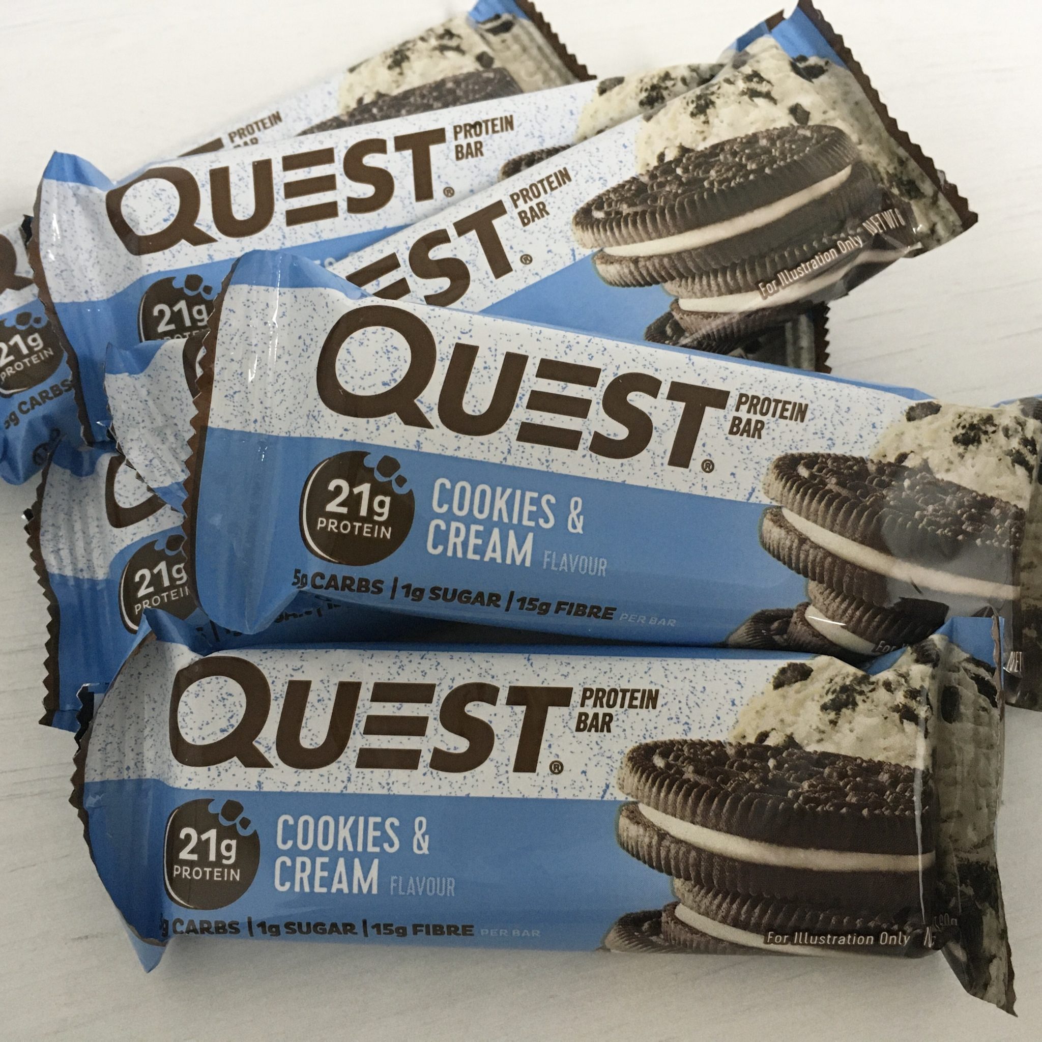 Quest Protein Cookies & Cream Bar 60g - Munchees Wholesale